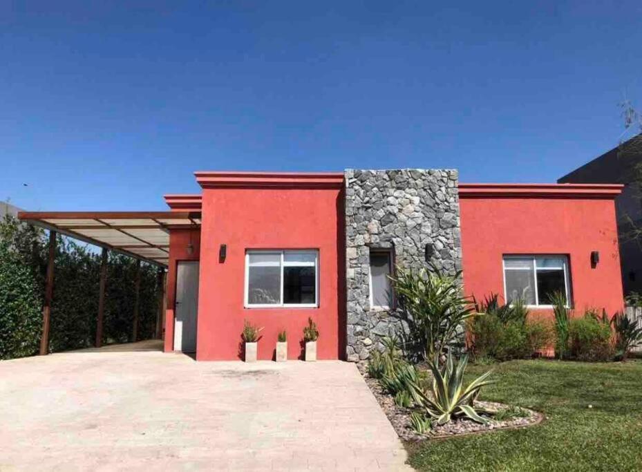 Excelente Casa En Barrio Privado Los Arces Pilar  Exterior photo